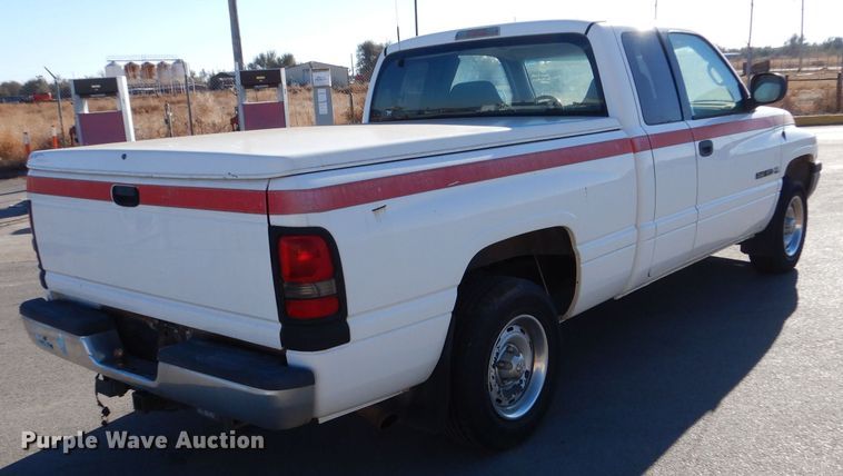 image for item MT9931 2001 Dodge Ram 1500  Quad Cab pickup truck