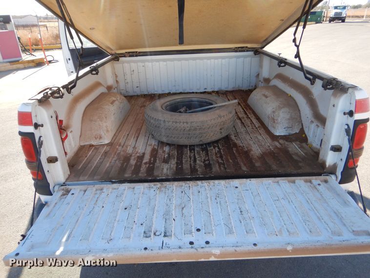 image for item MT9931 2001 Dodge Ram 1500  Quad Cab pickup truck