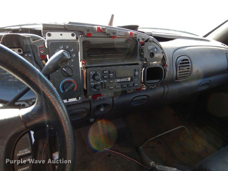 image for item MT9931 2001 Dodge Ram 1500  Quad Cab pickup truck