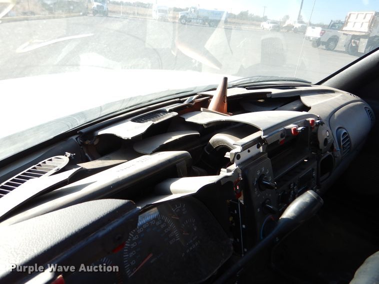 image for item MT9931 2001 Dodge Ram 1500  Quad Cab pickup truck