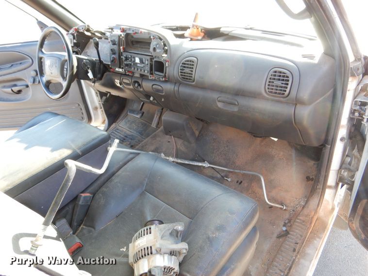 image for item MT9931 2001 Dodge Ram 1500  Quad Cab pickup truck