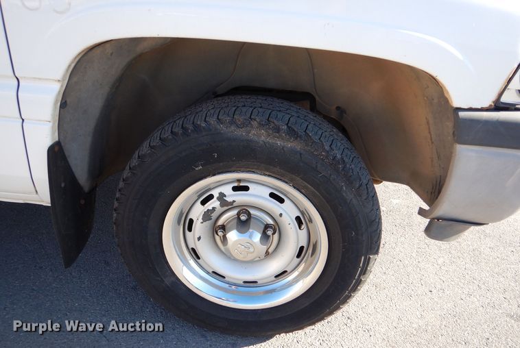 image for item MT9931 2001 Dodge Ram 1500  Quad Cab pickup truck