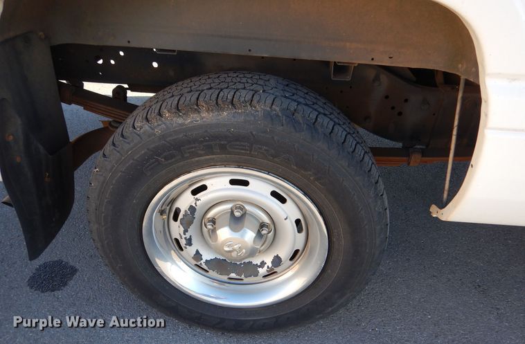 image for item MT9931 2001 Dodge Ram 1500  Quad Cab pickup truck