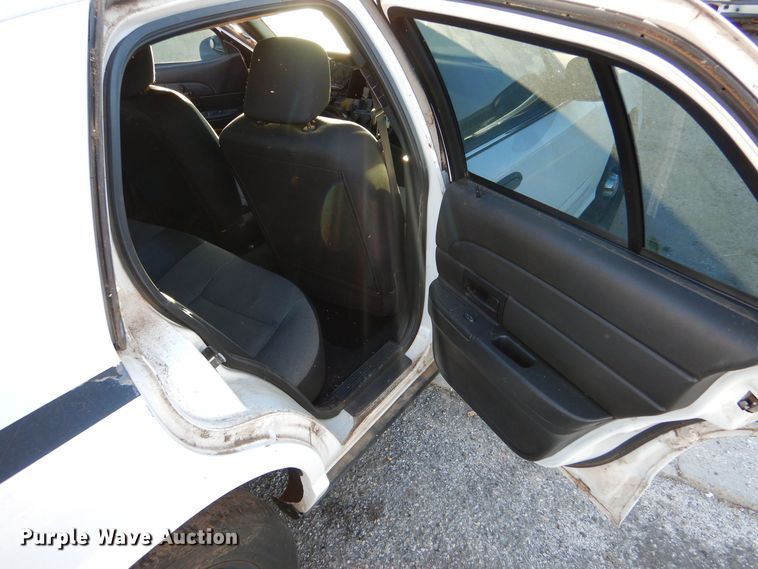 image for item MT9933 2008 Ford Crown Victoria Police Interceptor
