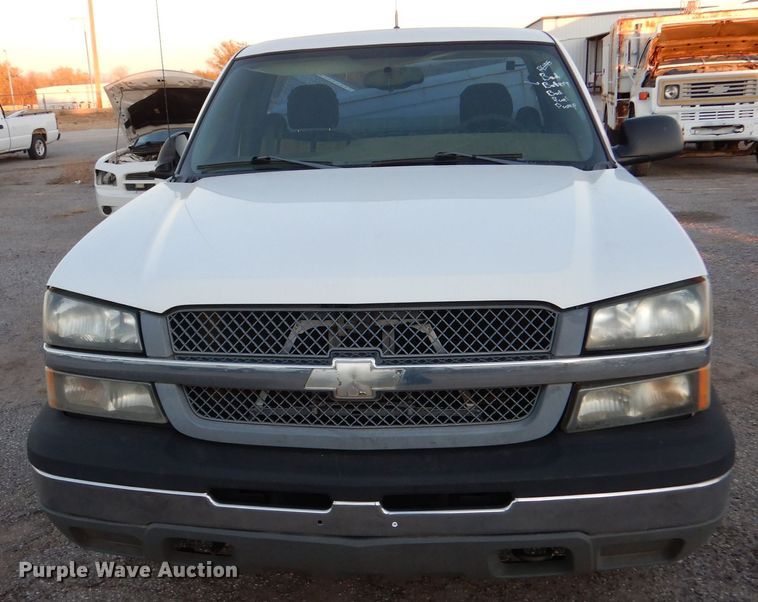 image for item MT9934 2004 Chevrolet Silverado 1500  pickup truck