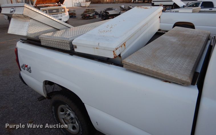 image for item MT9934 2004 Chevrolet Silverado 1500  pickup truck