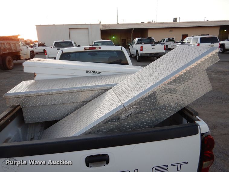 image for item MT9934 2004 Chevrolet Silverado 1500  pickup truck