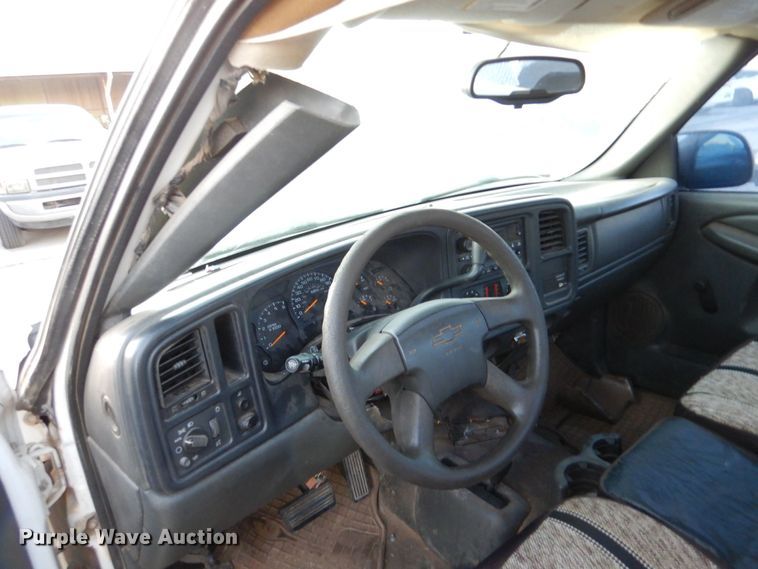 image for item MT9934 2004 Chevrolet Silverado 1500  pickup truck