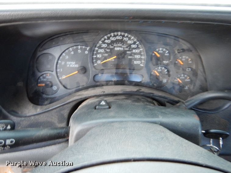 image for item MT9934 2004 Chevrolet Silverado 1500  pickup truck