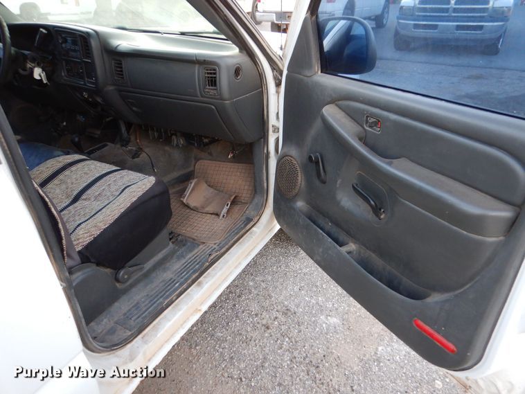 image for item MT9934 2004 Chevrolet Silverado 1500  pickup truck