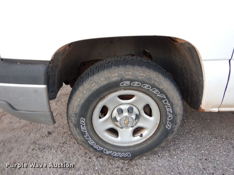 image for item MT9934 2004 Chevrolet Silverado 1500  pickup truck