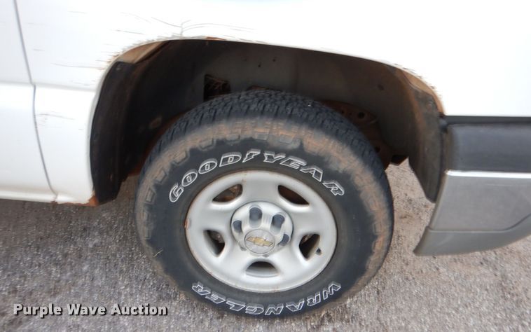 image for item MT9934 2004 Chevrolet Silverado 1500  pickup truck