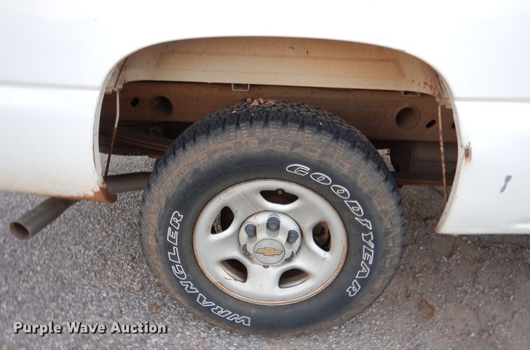 image for item MT9934 2004 Chevrolet Silverado 1500  pickup truck