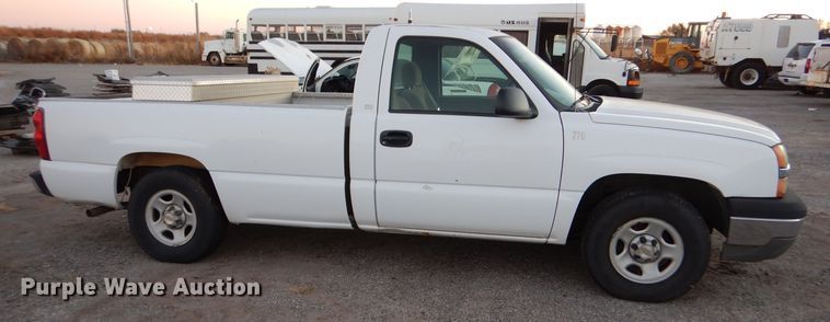 image for item MT9935 2003 Chevrolet Silverado 1500  pickup truck