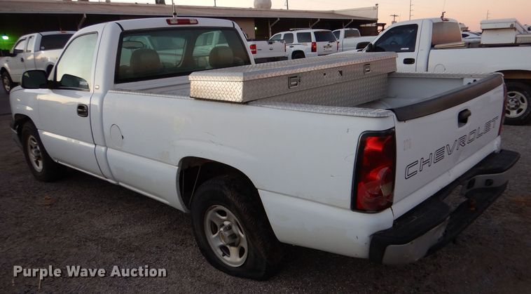 image for item MT9935 2003 Chevrolet Silverado 1500  pickup truck