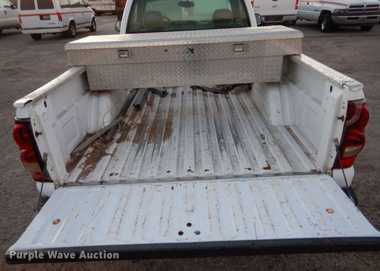 image for item MT9935 2003 Chevrolet Silverado 1500  pickup truck