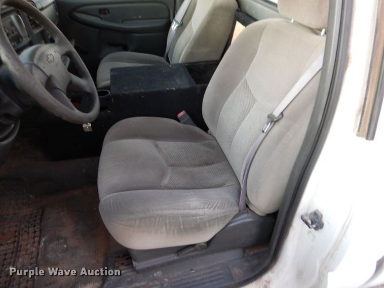 image for item MT9935 2003 Chevrolet Silverado 1500  pickup truck