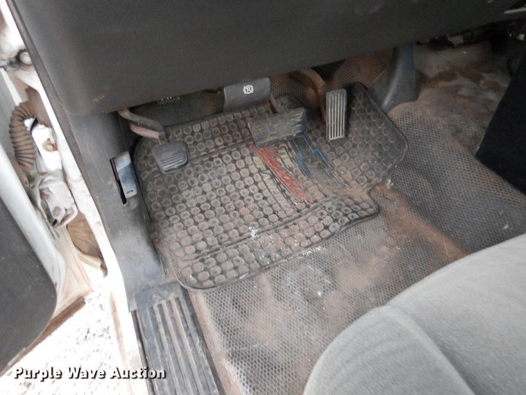 image for item MT9935 2003 Chevrolet Silverado 1500  pickup truck