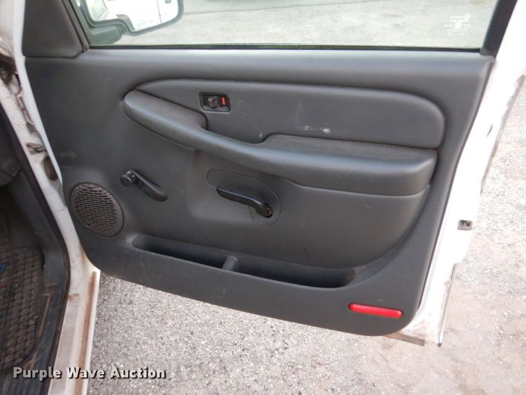 image for item MT9935 2003 Chevrolet Silverado 1500  pickup truck