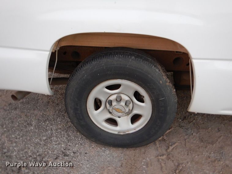 image for item MT9935 2003 Chevrolet Silverado 1500  pickup truck