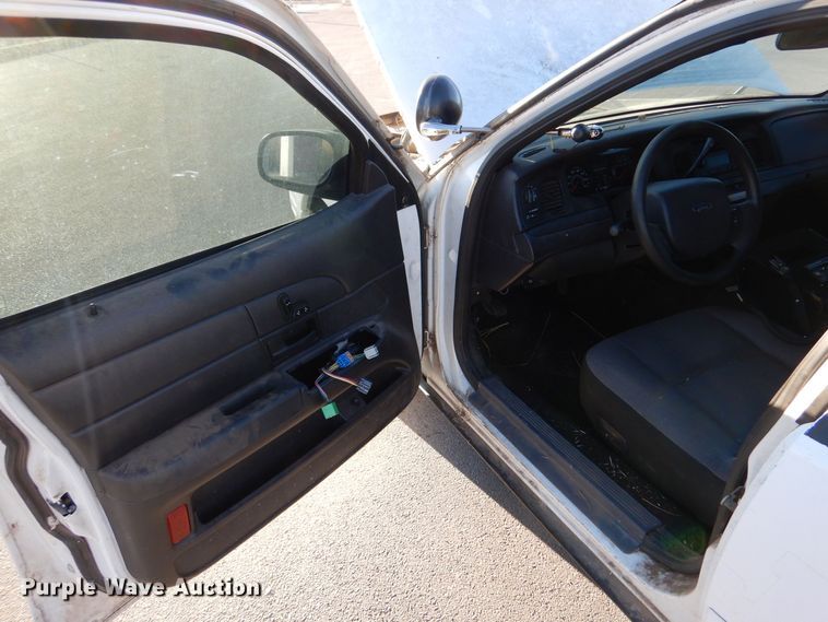 image for item MT9937 2007 Ford Crown Victoria Police Interceptor