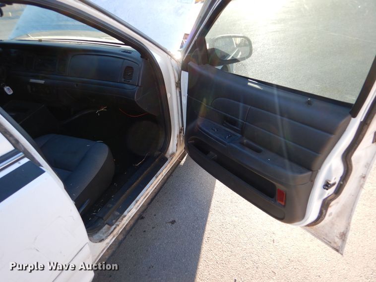 image for item MT9937 2007 Ford Crown Victoria Police Interceptor