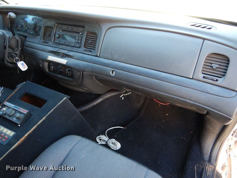 image for item MT9937 2007 Ford Crown Victoria Police Interceptor