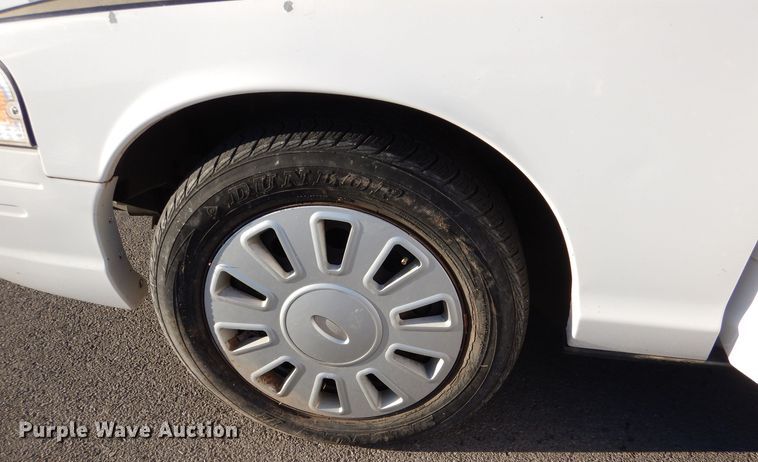 image for item MT9937 2007 Ford Crown Victoria Police Interceptor