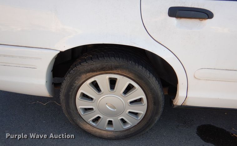 image for item MT9937 2007 Ford Crown Victoria Police Interceptor