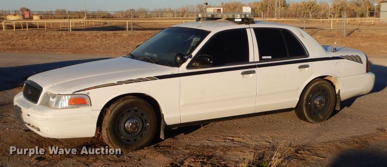 image for item MT9938 2003 Ford Crown Victoria Police Interceptor