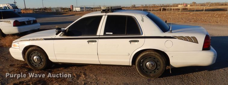 image for item MT9938 2003 Ford Crown Victoria Police Interceptor
