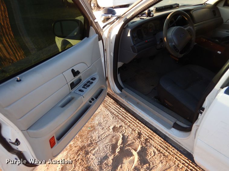 image for item MT9938 2003 Ford Crown Victoria Police Interceptor