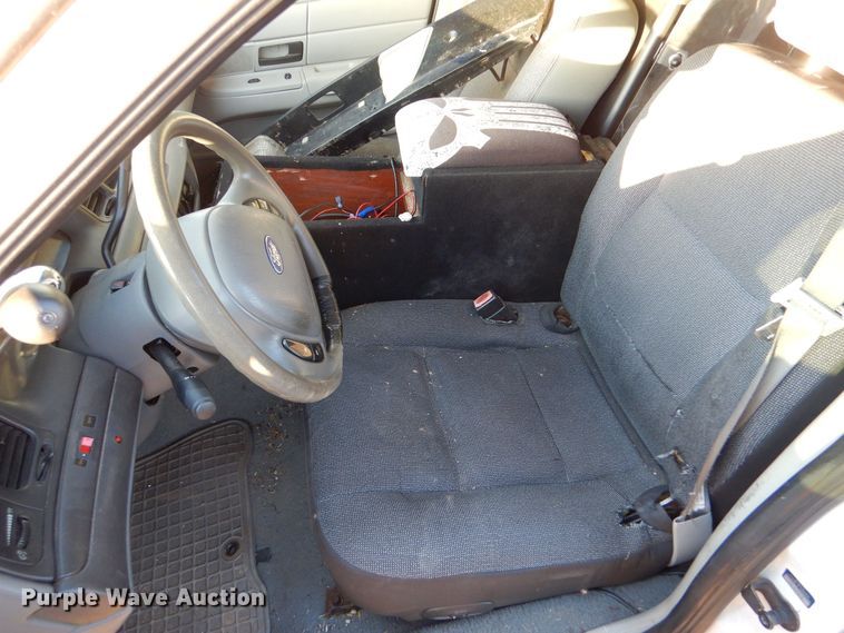 image for item MT9938 2003 Ford Crown Victoria Police Interceptor