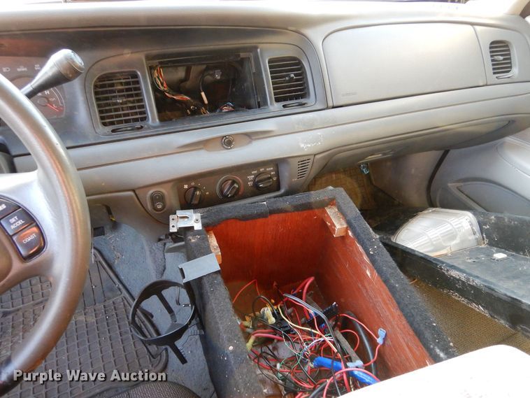 image for item MT9938 2003 Ford Crown Victoria Police Interceptor