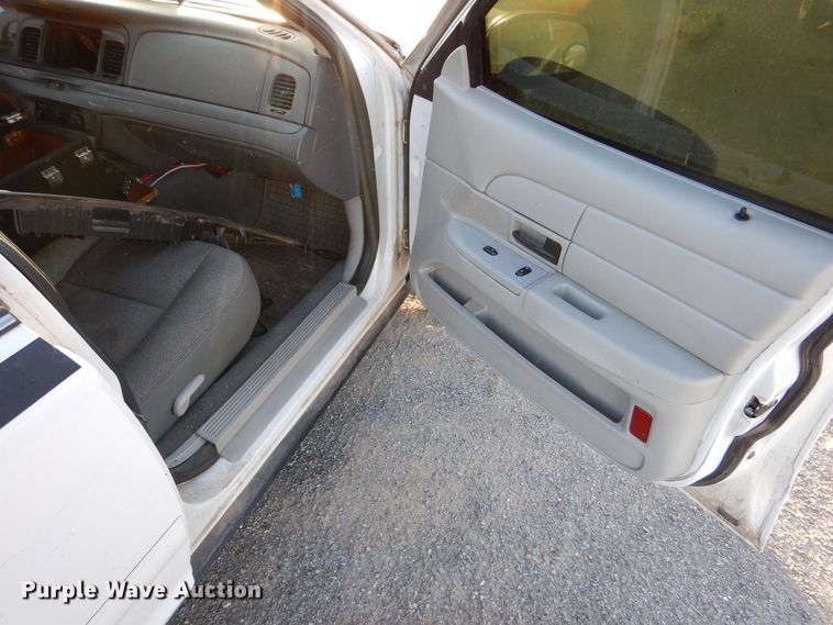 image for item MT9938 2003 Ford Crown Victoria Police Interceptor
