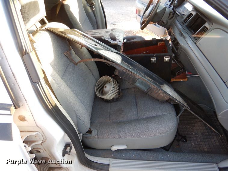 image for item MT9938 2003 Ford Crown Victoria Police Interceptor