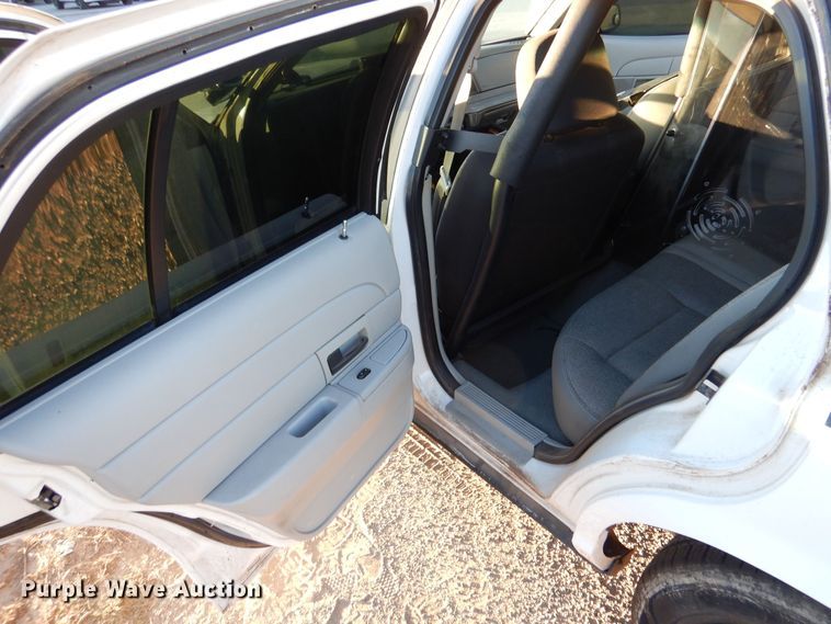 image for item MT9938 2003 Ford Crown Victoria Police Interceptor
