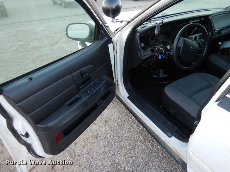 image for item MT9939 2009 Ford Crown Victoria Police Interceptor