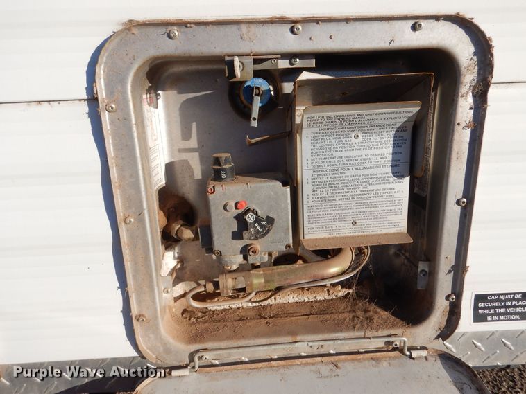 image for item MT9941 2006 Vortex 217W  camper