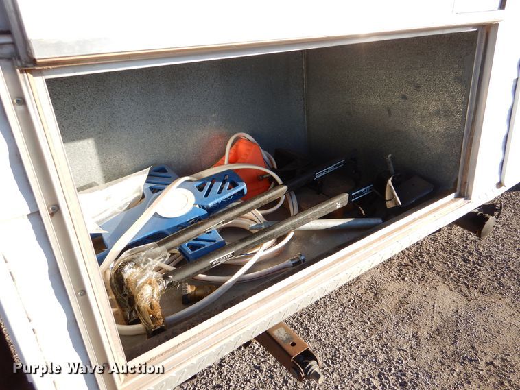 image for item MT9941 2006 Vortex 217W  camper