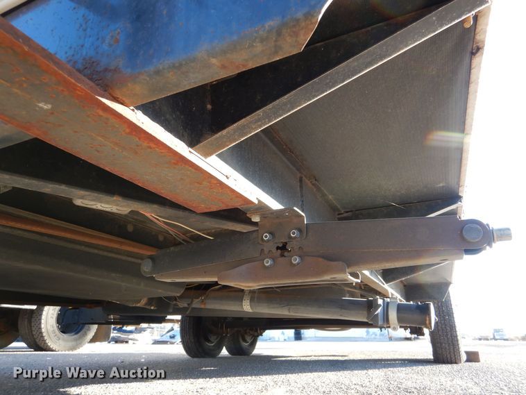 image for item MT9941 2006 Vortex 217W  camper