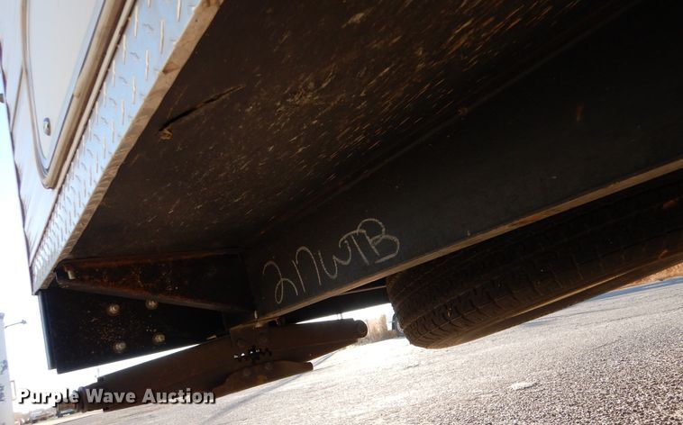 image for item MT9941 2006 Vortex 217W  camper