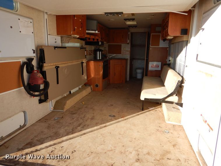 image for item MT9941 2006 Vortex 217W  camper