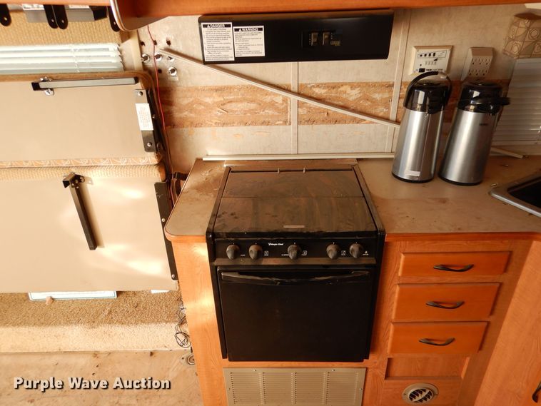 image for item MT9941 2006 Vortex 217W  camper