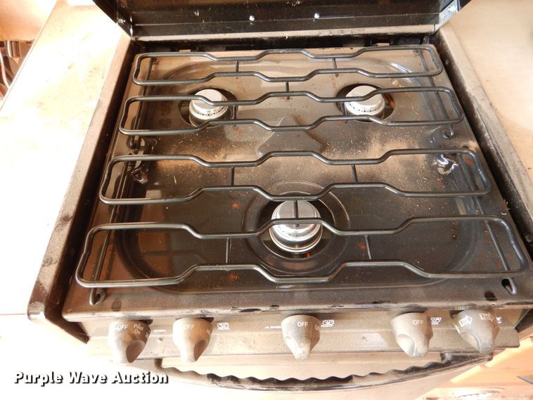 image for item MT9941 2006 Vortex 217W  camper