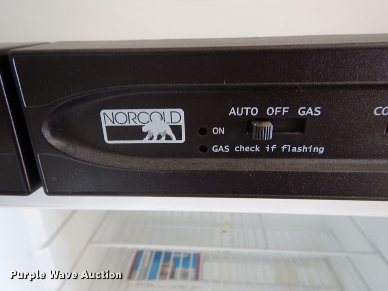 image for item MT9941 2006 Vortex 217W  camper