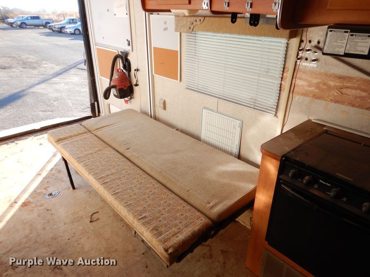 image for item MT9941 2006 Vortex 217W  camper