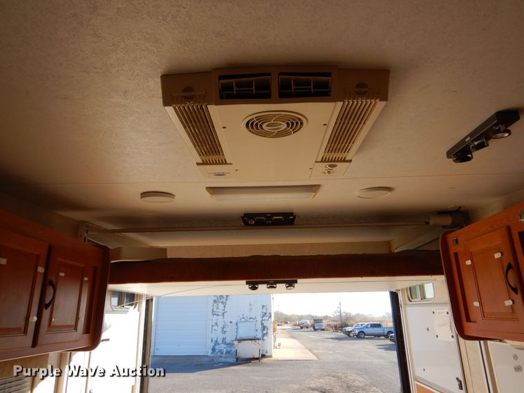 image for item MT9941 2006 Vortex 217W  camper