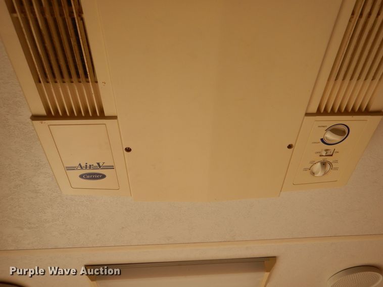 image for item MT9941 2006 Vortex 217W  camper