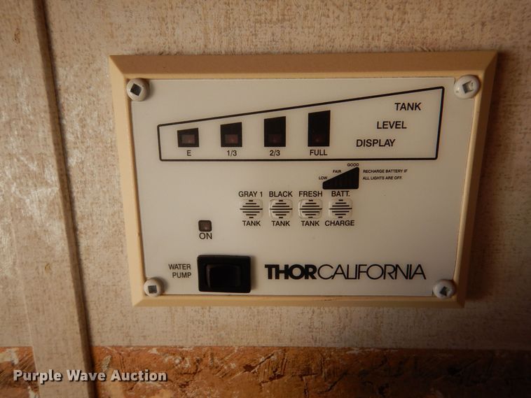 image for item MT9941 2006 Vortex 217W  camper